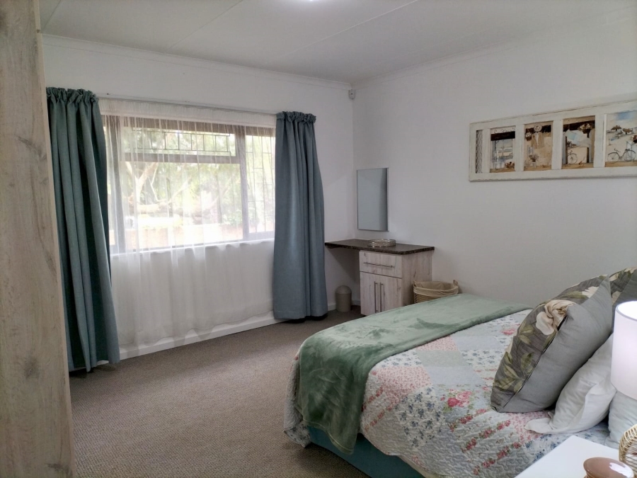 5 Bedroom Property for Sale in Fraaiuitsig Western Cape